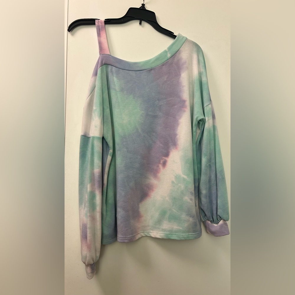 Tie-Dye Long Sleeve Sweatshirt